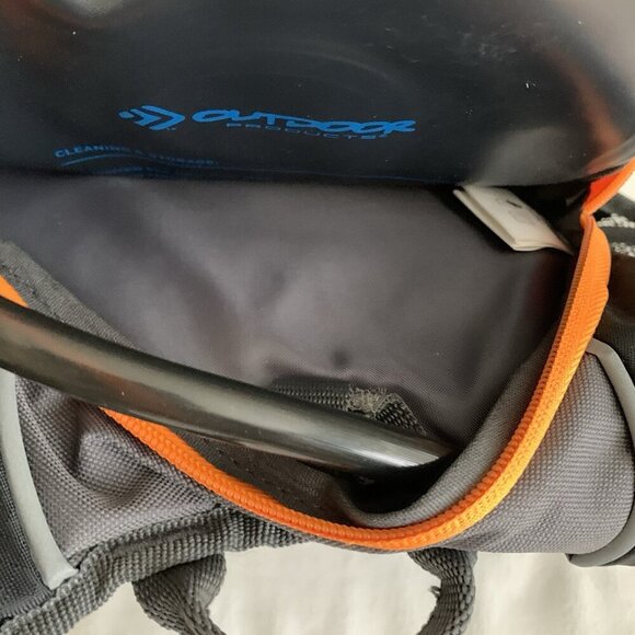 Outdoor Products Kilometer 8.0 Hydration Backpack Black Grey Hiking Cycling - Picture 3 of 8